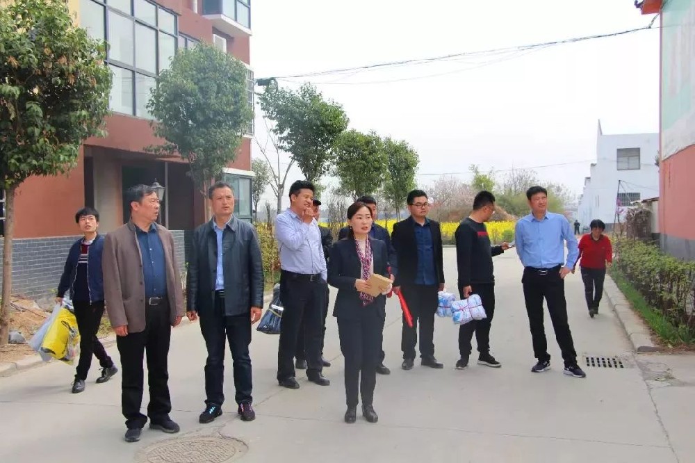 齐齐哈尔小九公司参与扶贫活动走进新密市刘寨镇赵贵岗村