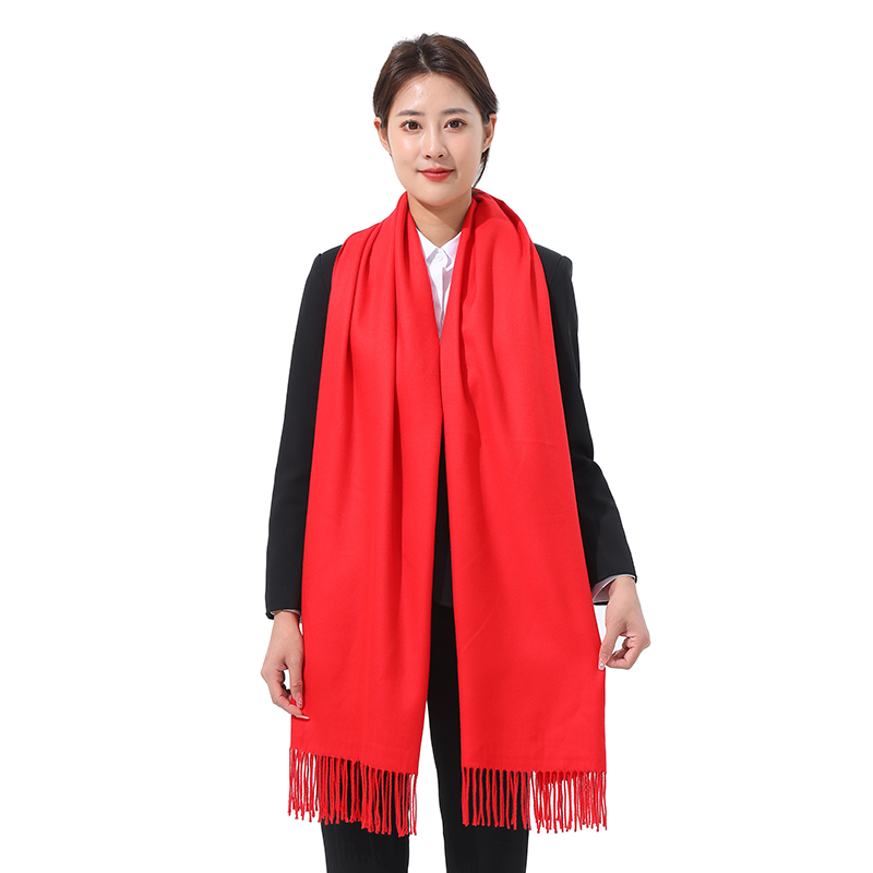 江苏不得了！吉祥红围巾竟能短须绣字，这操作太惊艳！